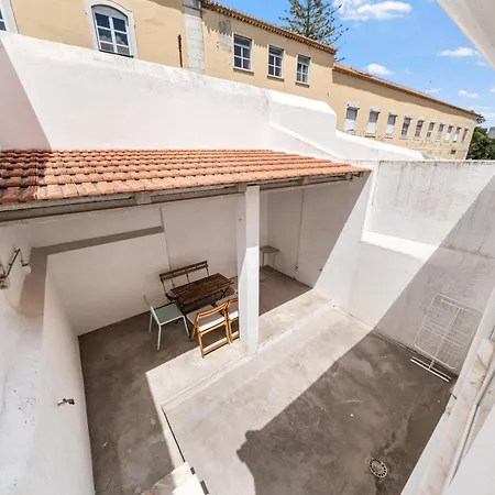 1 Bedroom - Patio - - Ac Apartment *