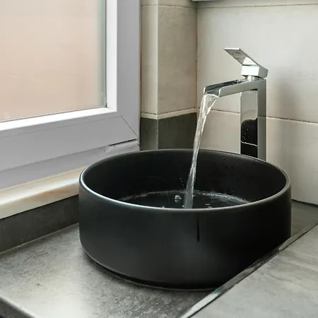 1 Bedroom - Patio - - Ac Apartment *